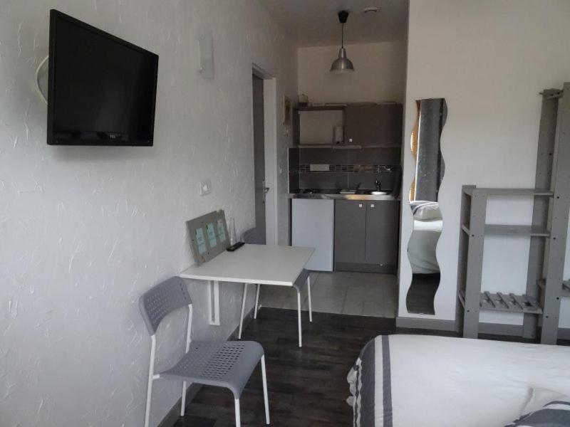 Le Chantemerle Briennon Chambre photo